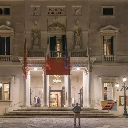 Signorile Su Corte Veneziana Apartman Velence